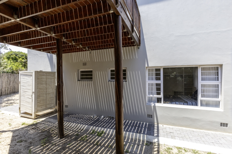 5 Bedroom Property for Sale in West Beach Eastern Cape